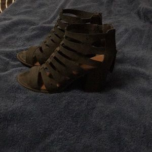 Size healed shoes